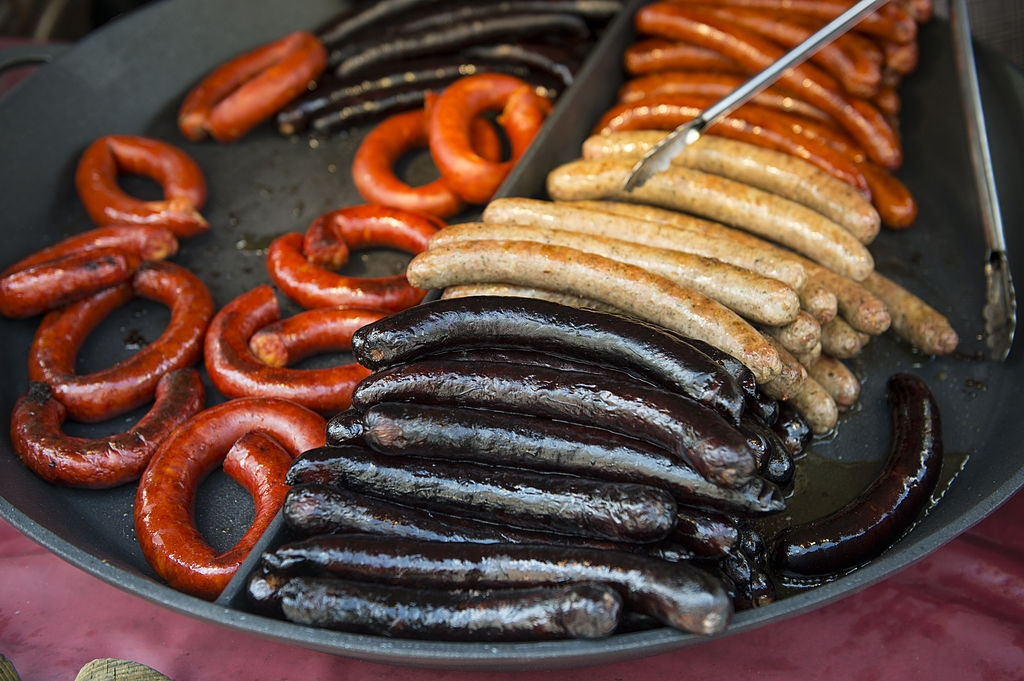 Dieu gi xay ra khi de mieng xuc xich ben ngoai 14 ngay hinh anh