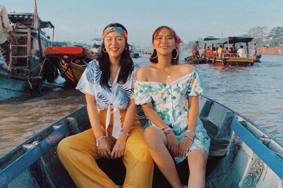 Quang canh khu cho noi hut khach bac nhat Viet Nam hinh anh