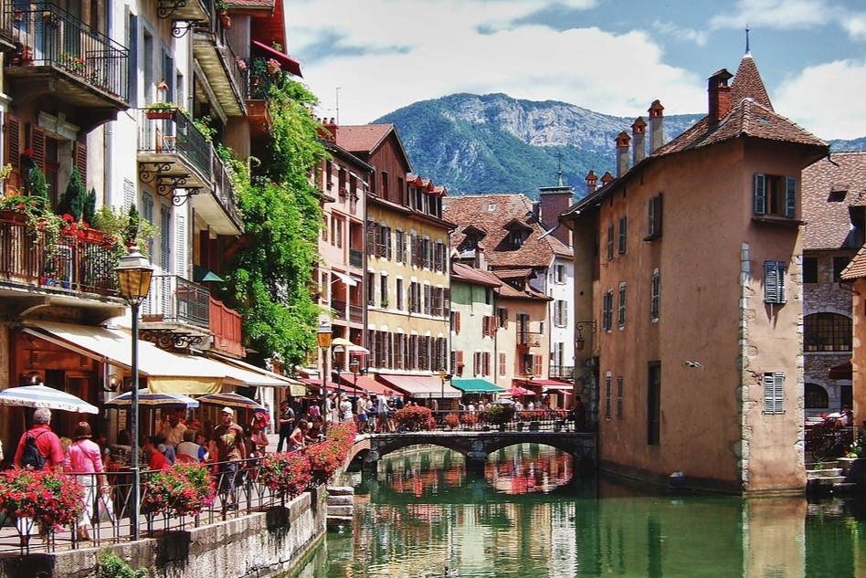 Ngoi lang dep tua chon co tich, duoc vi la Venice nuoc Phap hinh anh