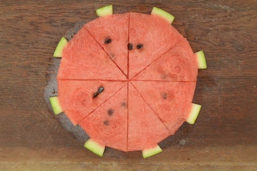 Ky thuat got dua hau dep nhu banh pizza hinh anh