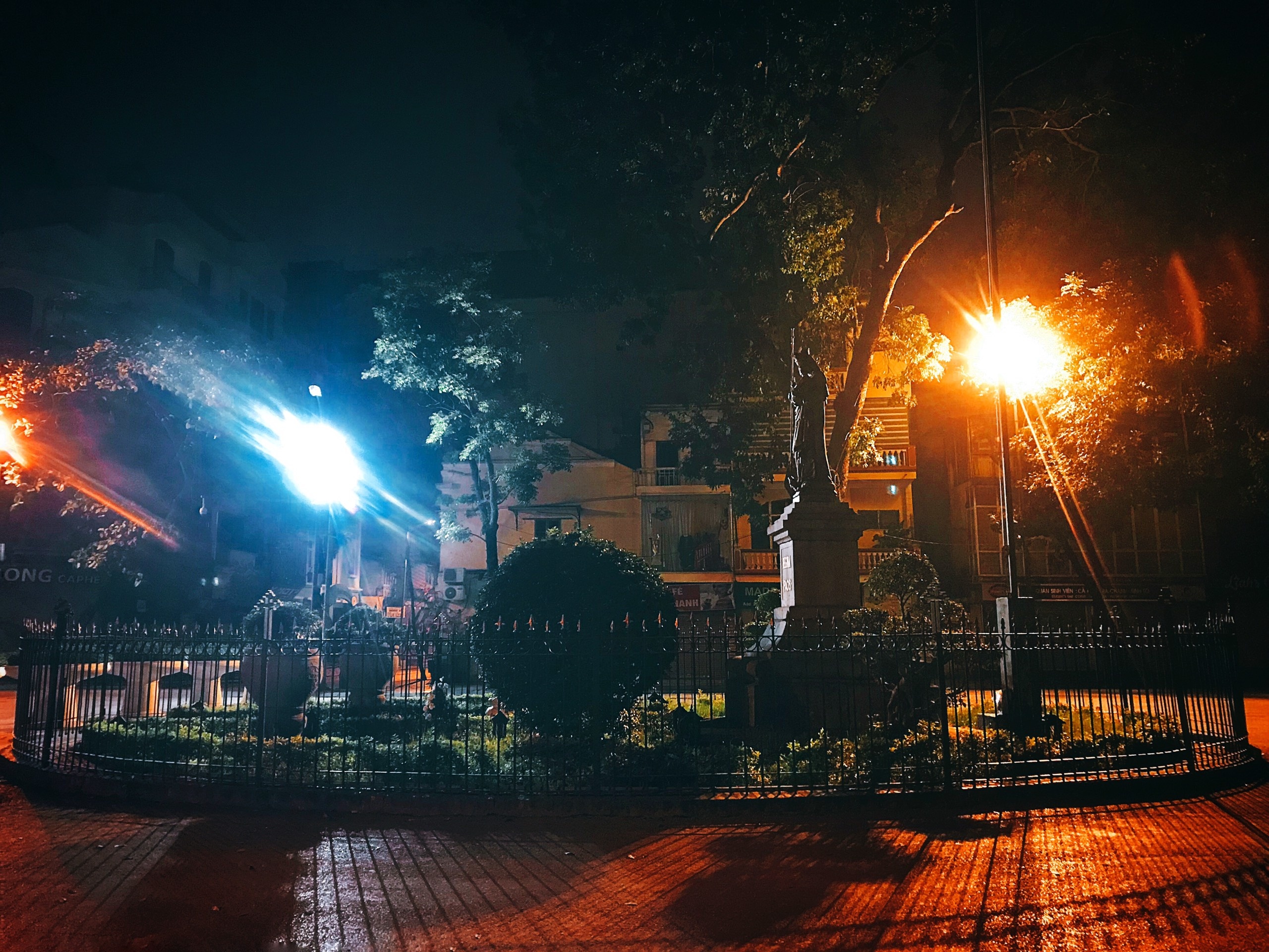 ha noi ve dem anh 11