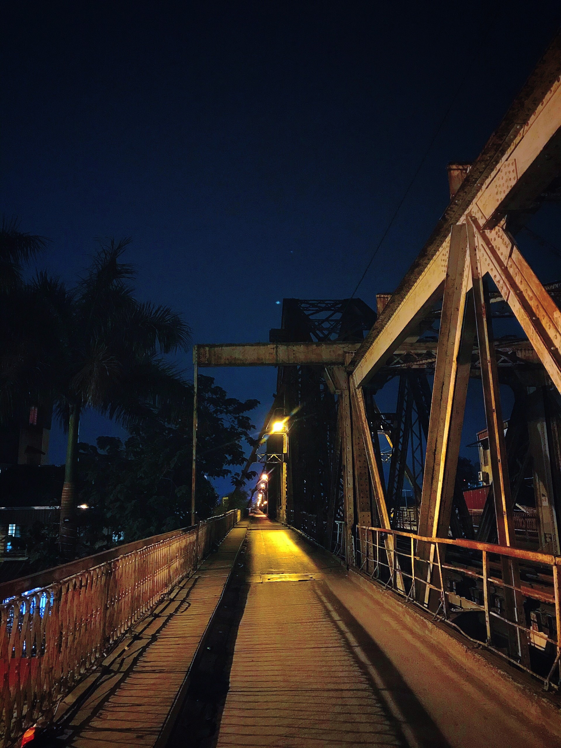 ha noi ve dem anh 12