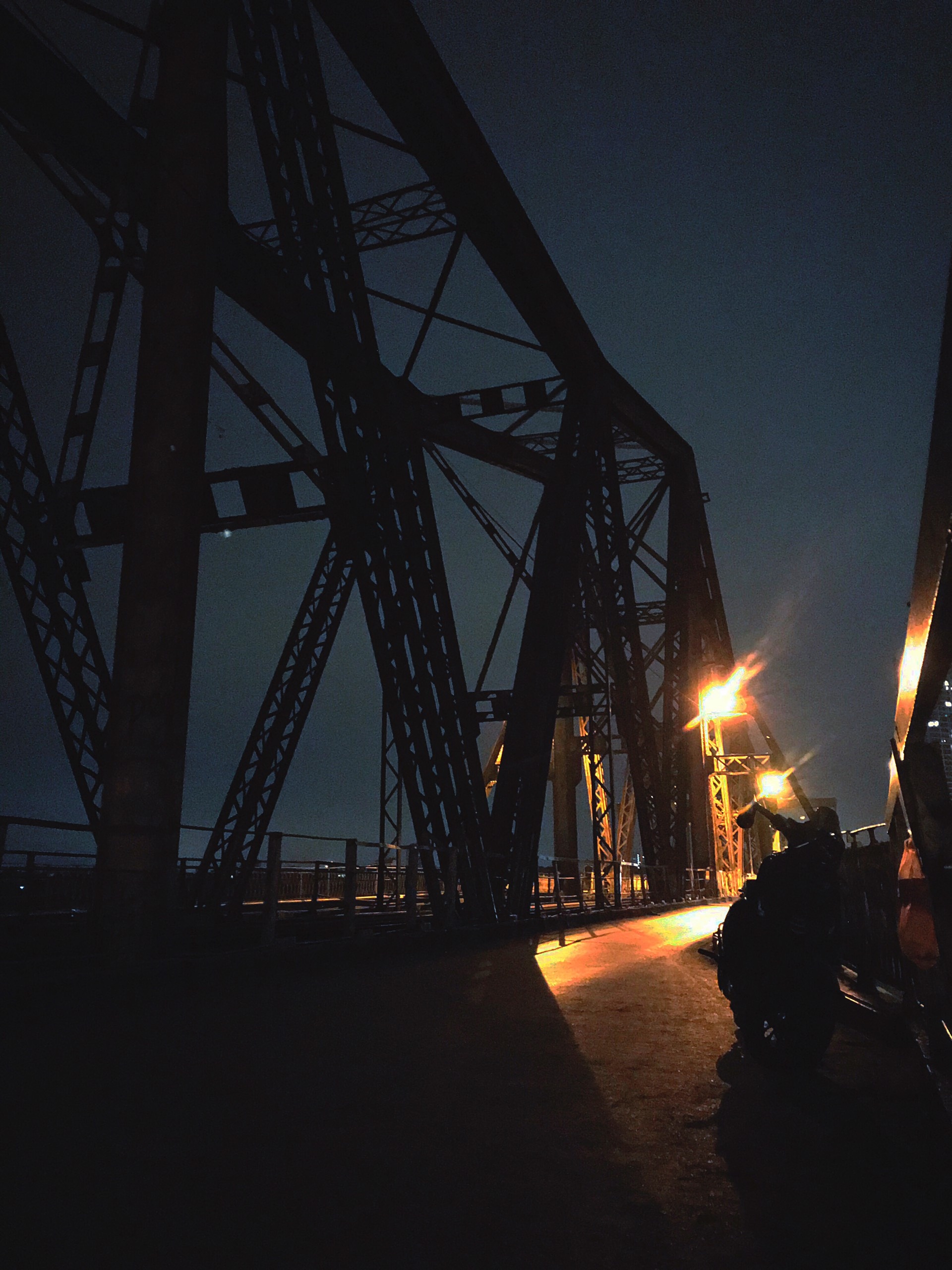 ha noi ve dem anh 13