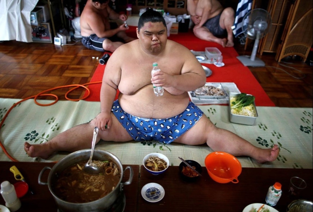 Trai nghiem an cung vo si sumo Nhat Ban hinh anh