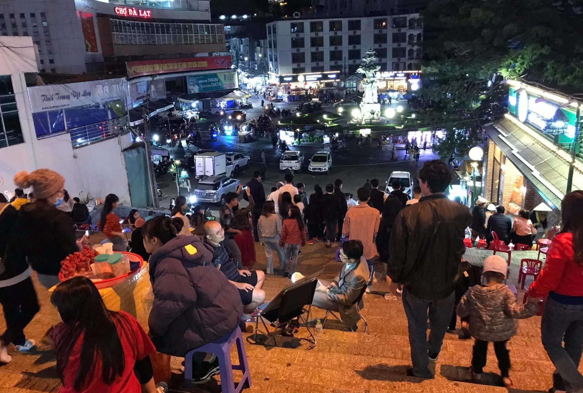 Da Lat dong khach tro lai sau nhung ngay gian cach xa hoi hinh anh