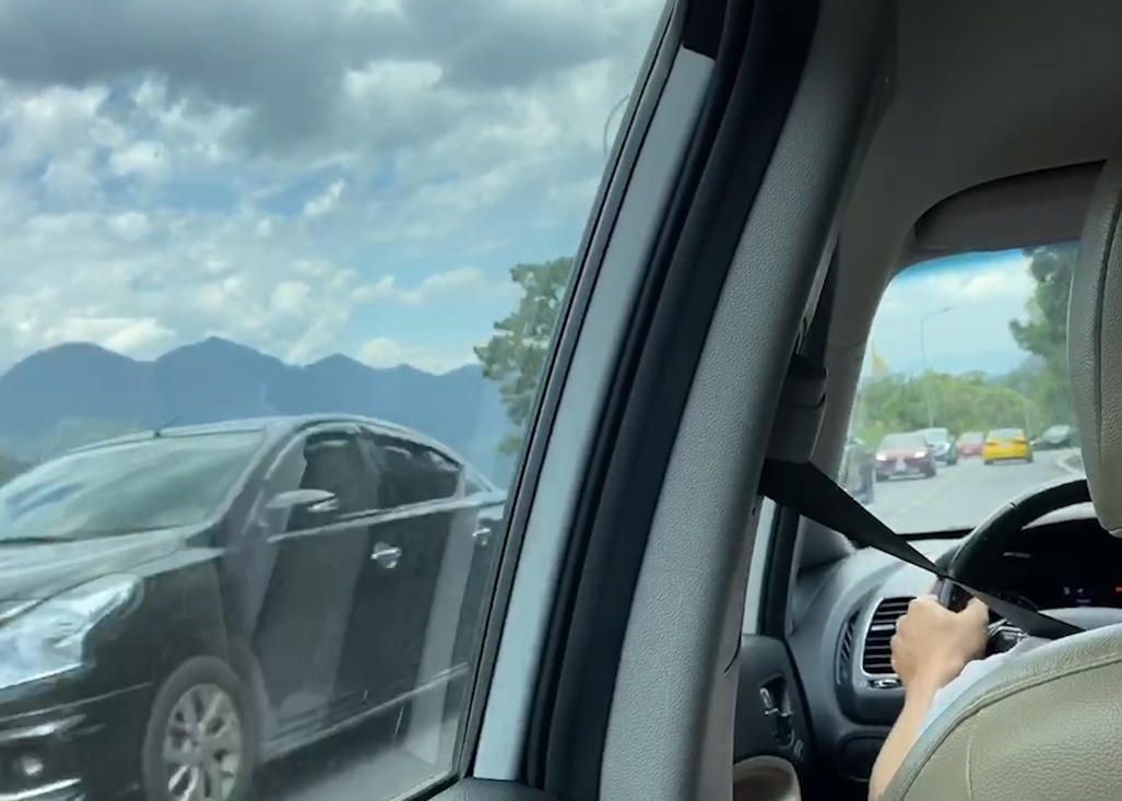 Deo Bao Loc dong xe dua khach den Da Lat dip 30/4 hinh anh