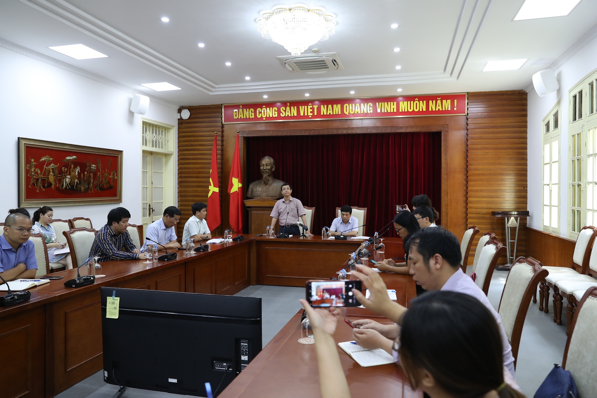 xin 400 ve may bay anh 1