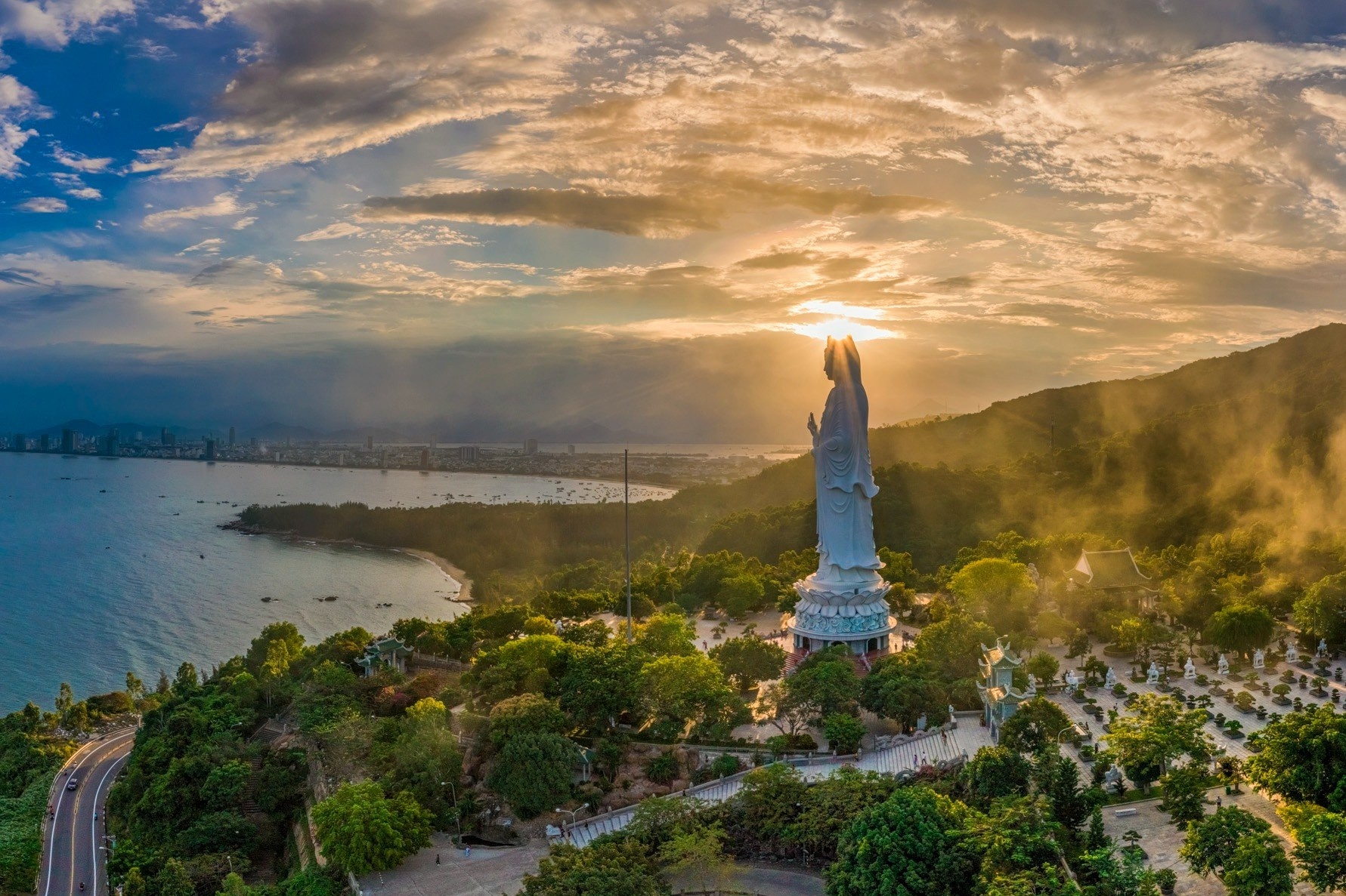Da Nang xuat hien gan 100 lan tren kenh truyen hinh noi tieng the gioi hinh anh