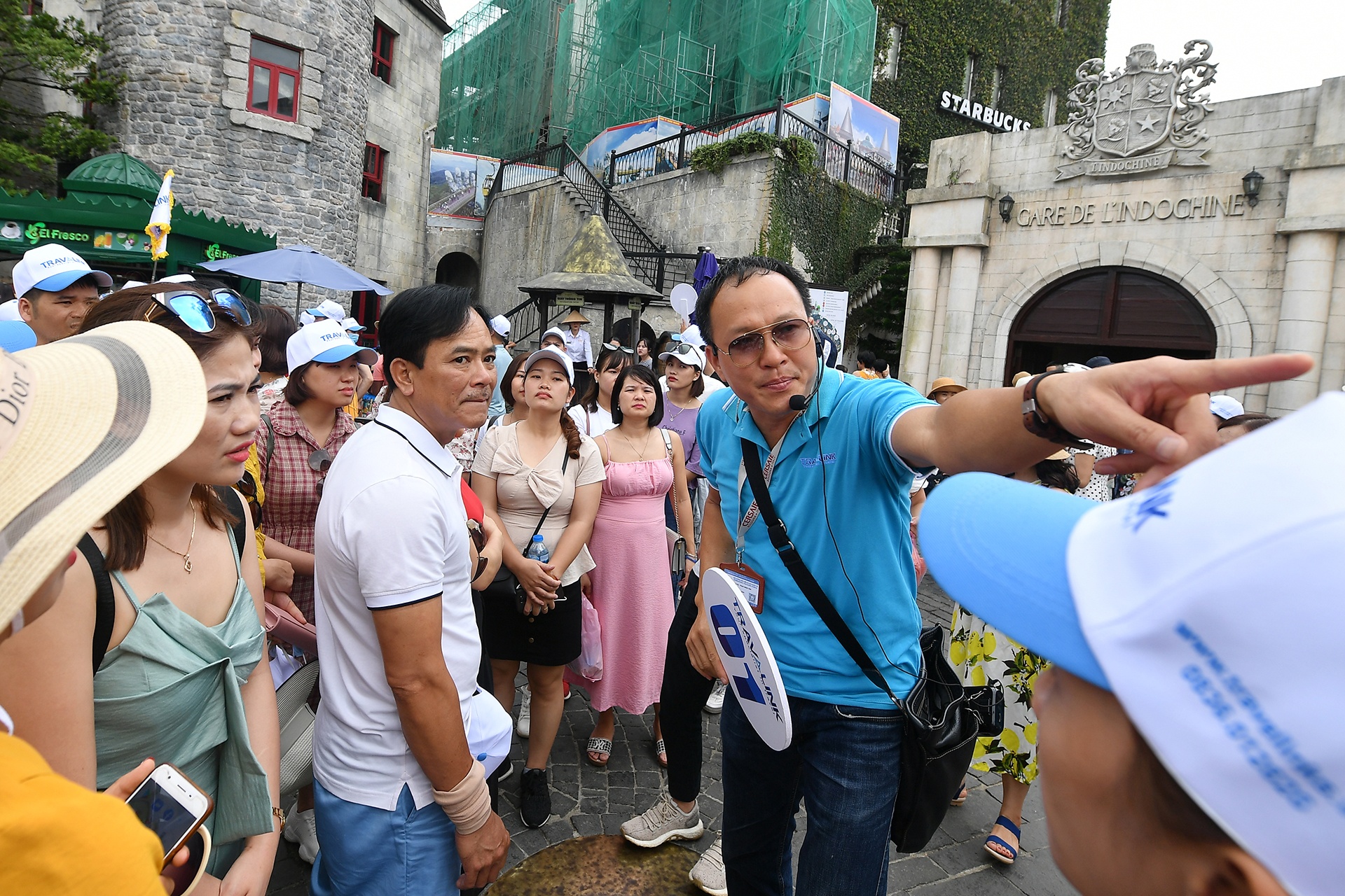 Uu tien dam bao quyen loi cho du khach trong mua dich hinh anh