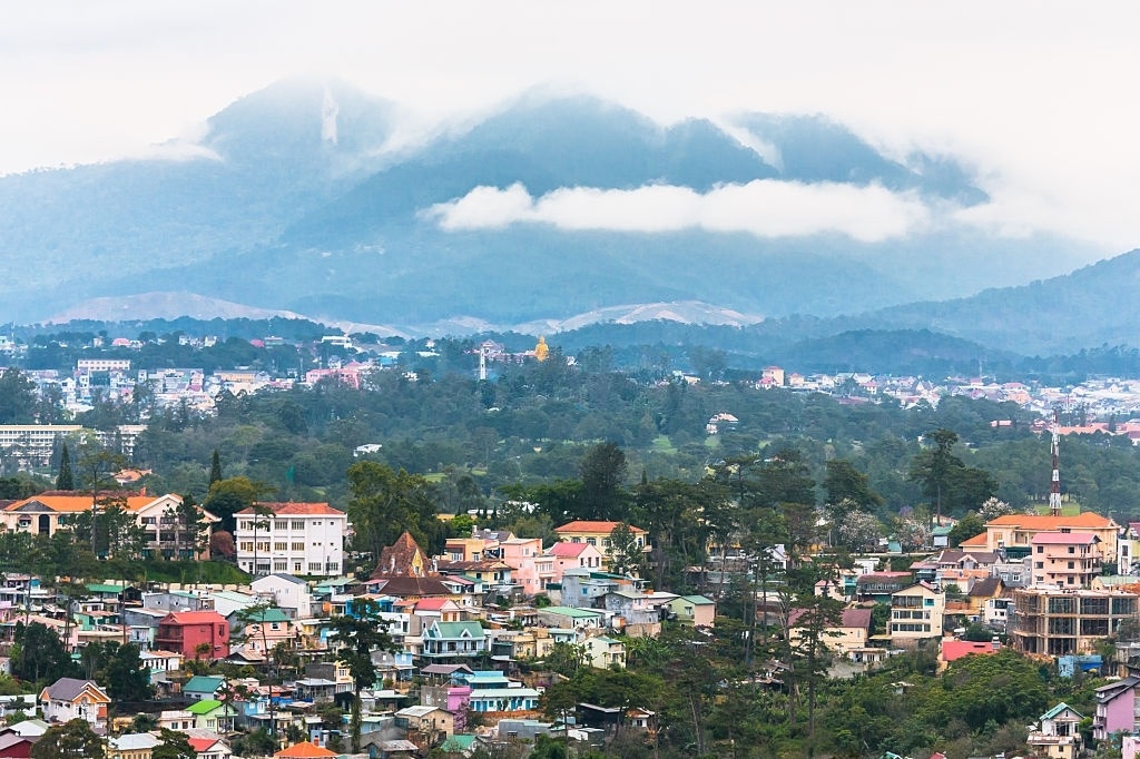 Da Lat yen binh trong thuoc phim tren cao hinh anh