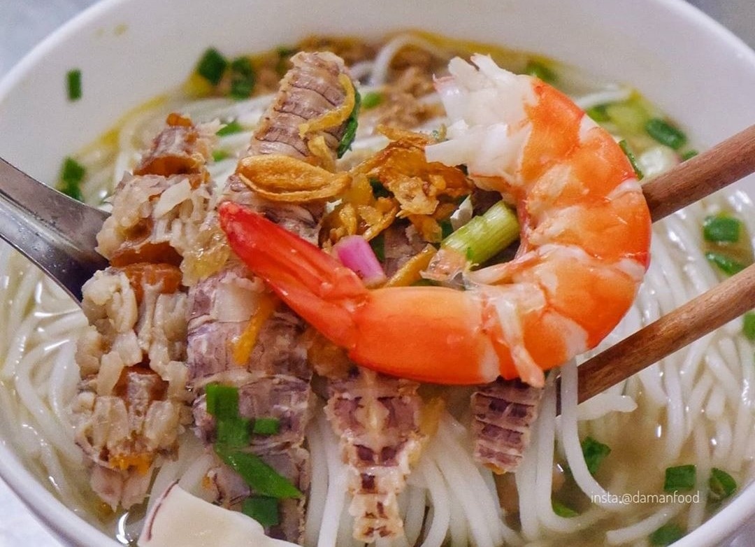 Banh canh be be va nhung bua sang duoi 50.000 dong o Vung Tau hinh anh