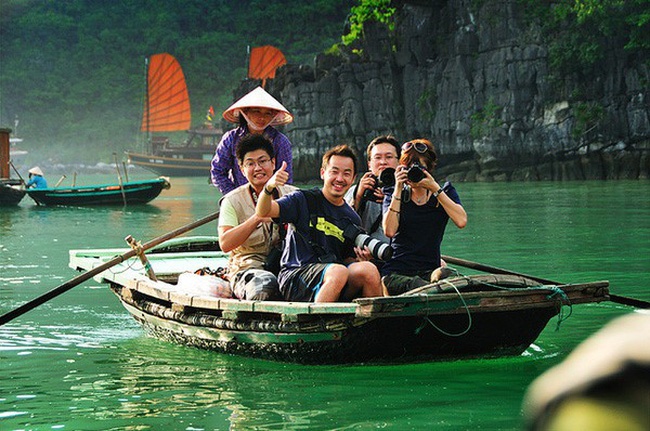 'Viet Nam khong nen doi het dich moi don khach quoc te' hinh anh