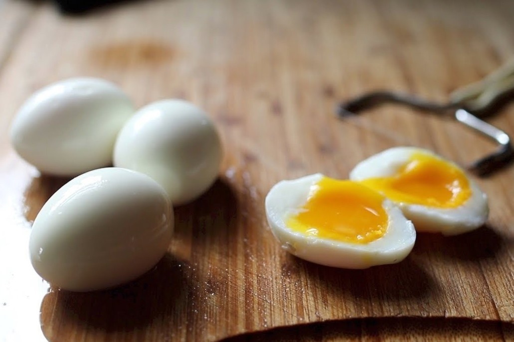 Boc trung luoc trong 30 giay hinh anh