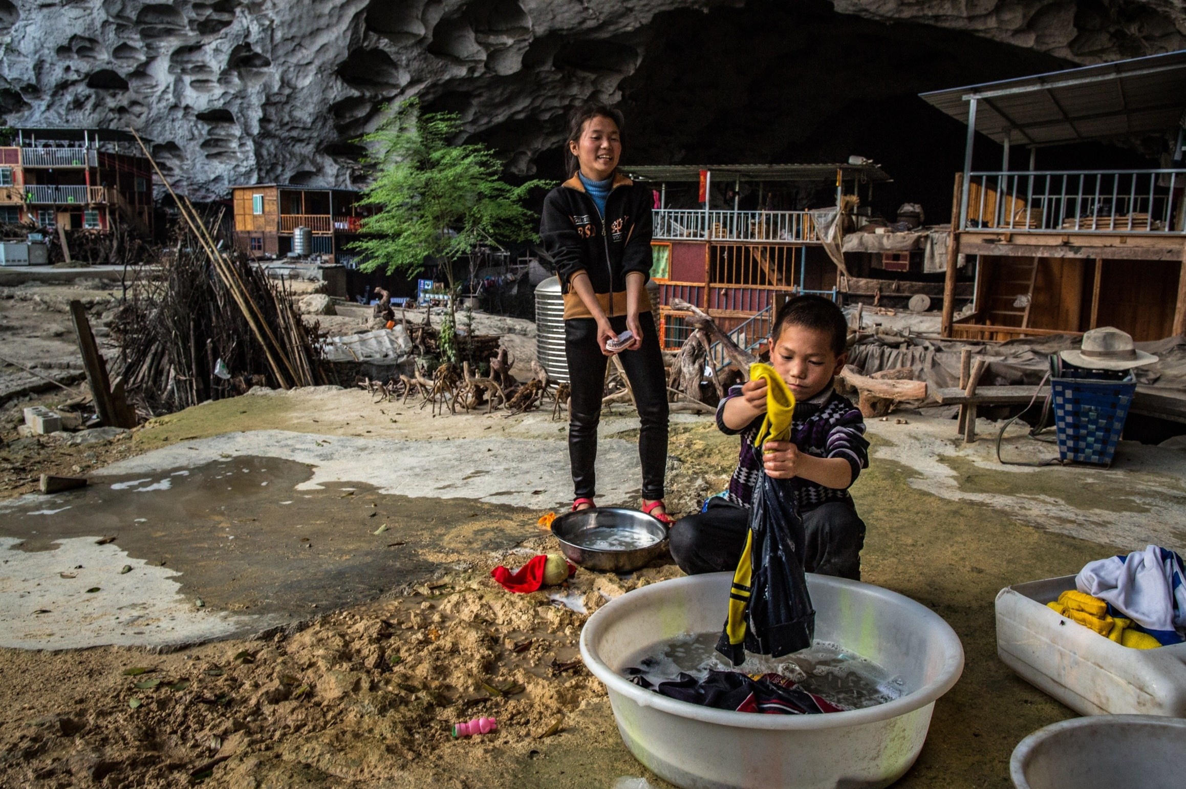 Ngoi lang trong hang cuoi cung o Trung Quoc hinh anh