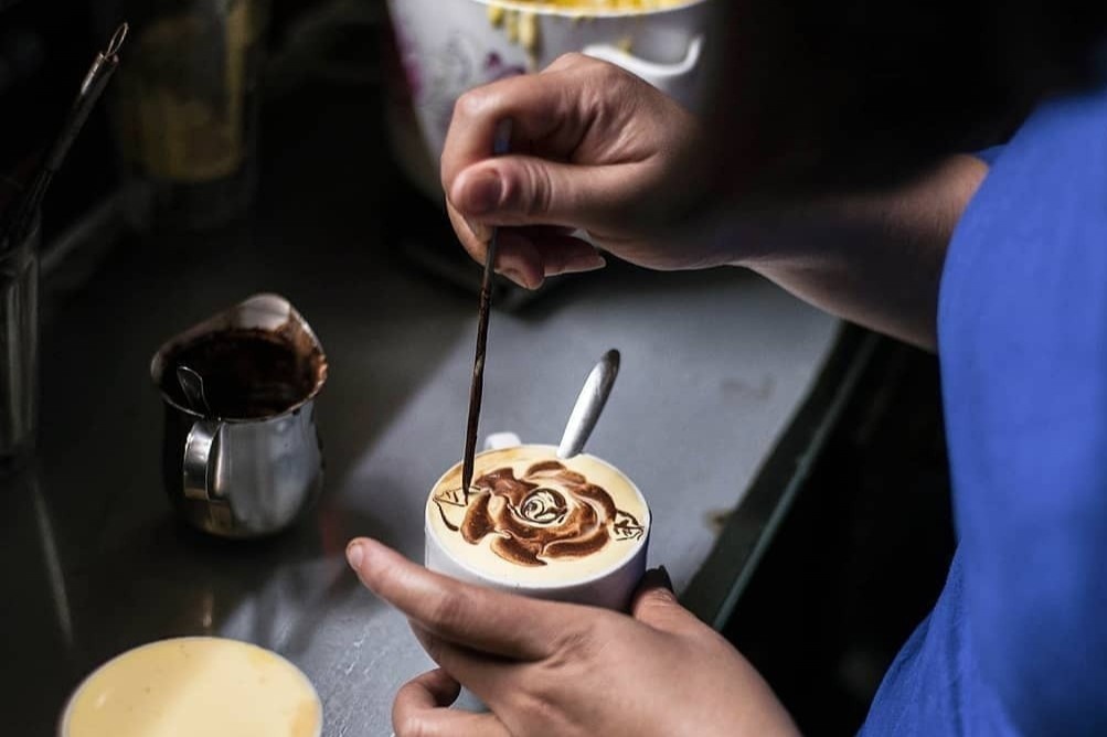 Quan ca phe tren gac nho lau doi bac nhat Ha Noi hinh anh