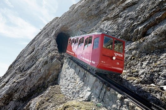 4 tuyen duong sat nguy hiem bac nhat the gioi hinh anh