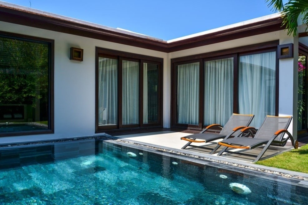 Nhieu khach san o Da Nang duoc rao ban sau dot dich thu hai hinh anh