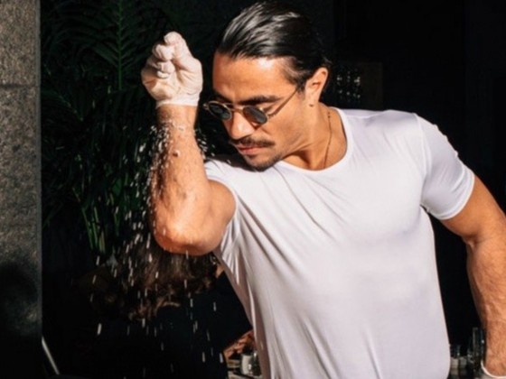 Nha hang cua 'thanh rac muoi' mo lai sau khi bi buoc dong cua hinh anh