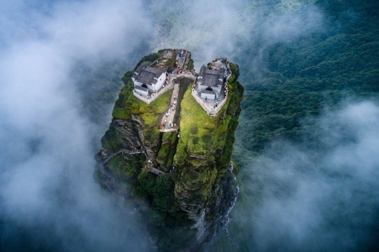 Ngam may phu tren dinh nui o Trung Quoc hinh anh