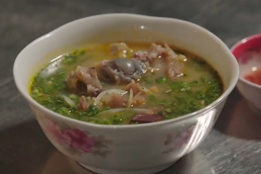 Chao mat bo noi tieng xu Hue hinh anh