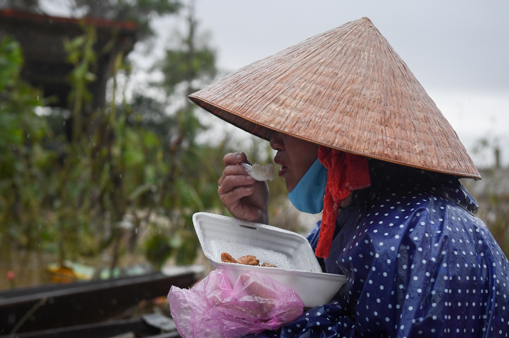 cứu trợ miền trung ảnh 3 cuu tro mien trung anh 3