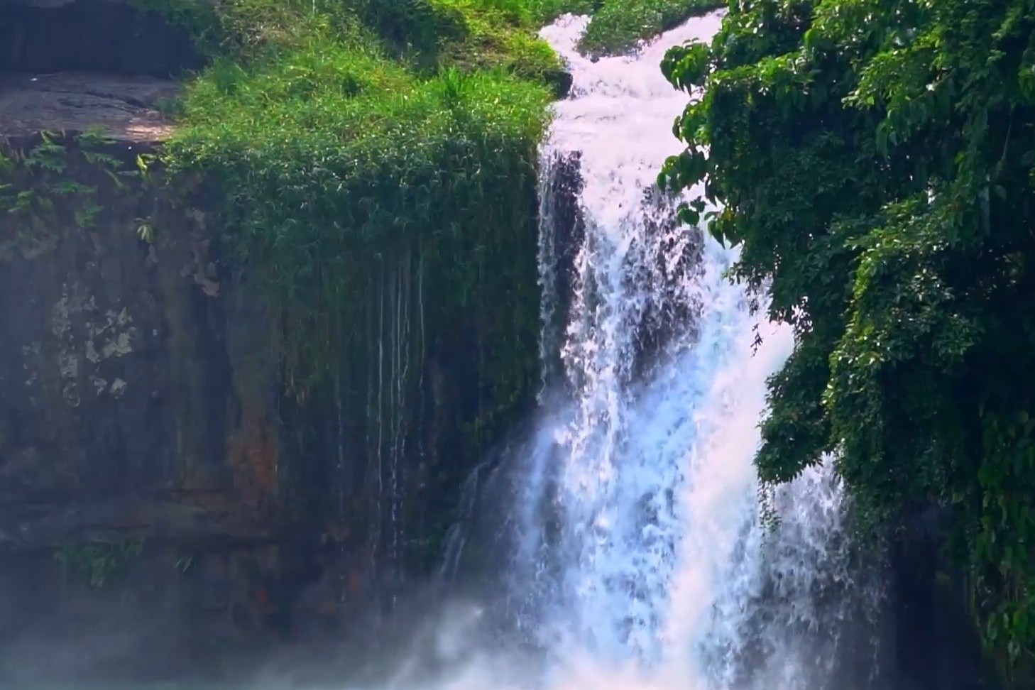 Ngon thac khoi hung vi giua dai ngan Tay Nguyen hinh anh