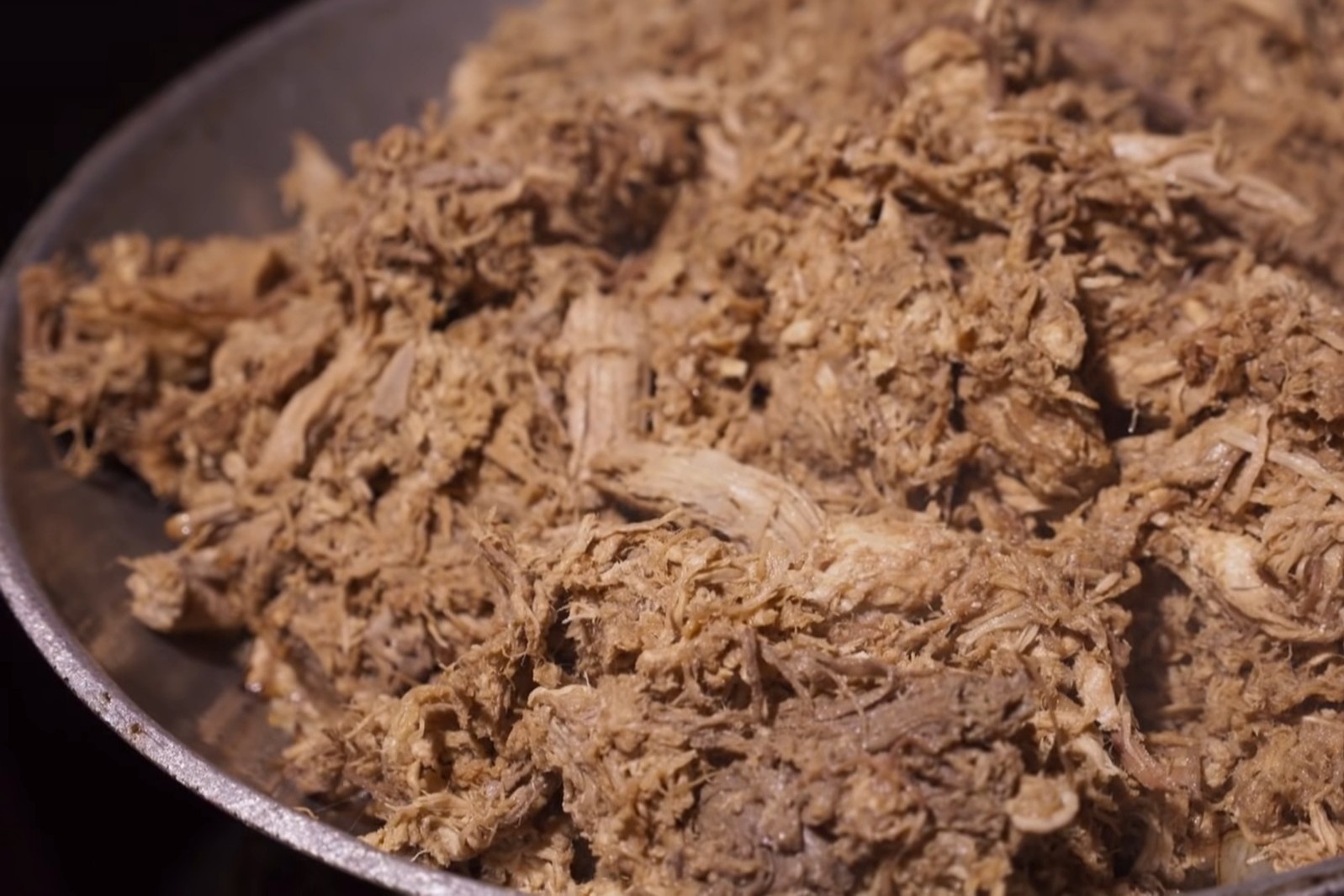 Do an thua tu khach san thanh mon ga ngon o khu o chuot hinh anh