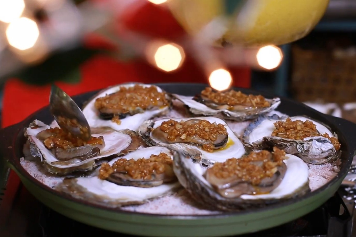 Lam hau sot toi cho ban tiec dem Noel hinh anh