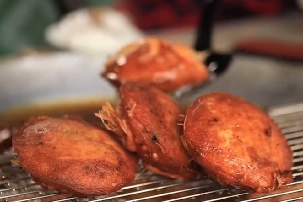 Thu mon banh gia thit tom o Tien Giang hinh anh