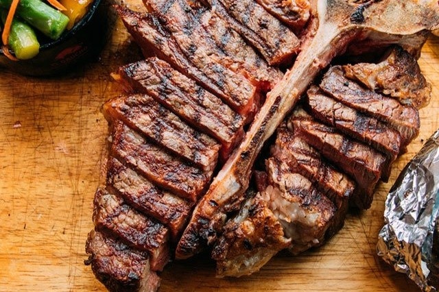 4 nha hang o Ha Noi co thuc don dac biet dem Noel hinh anh