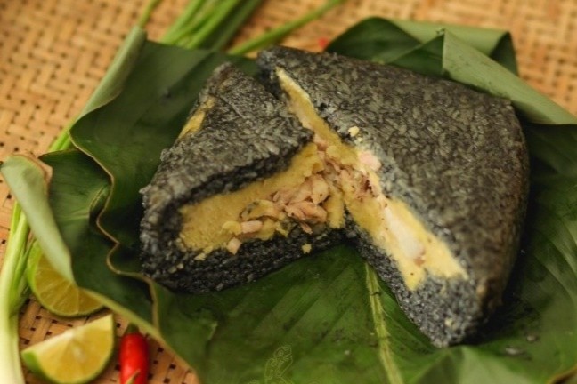 Banh chung den la dac san o dau? hinh anh