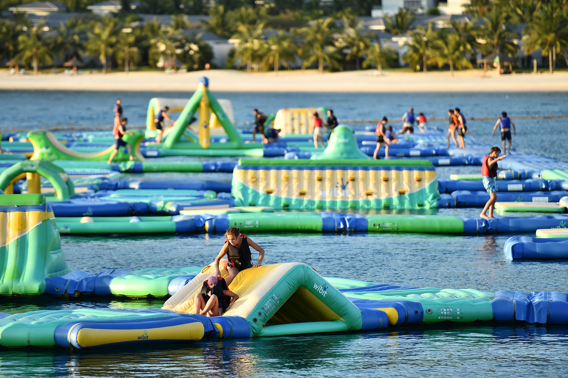 vaccine covid-19 anh 2