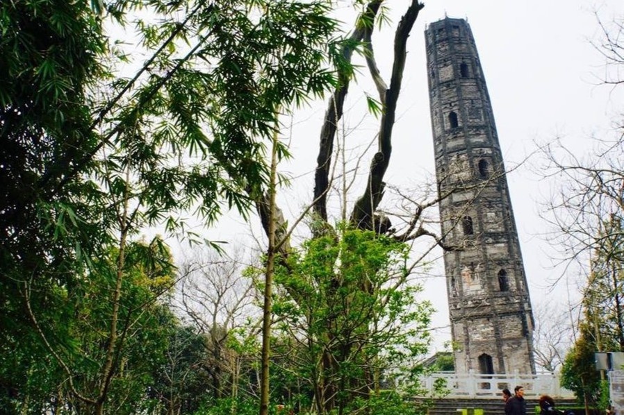 Cong trinh nghin tuoi o Trung Quoc nghieng hon thap Pisa hinh anh