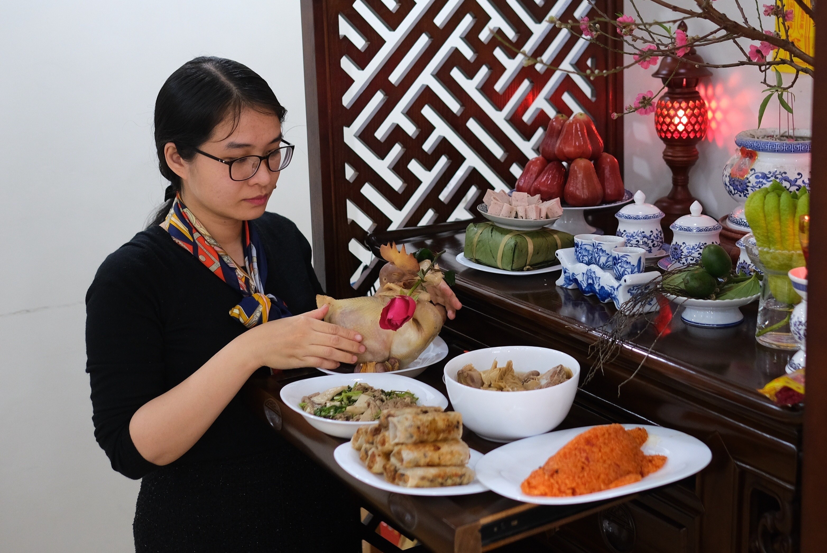 Nguoi tre dat co ong Cong - ong Tao tren mang hinh anh