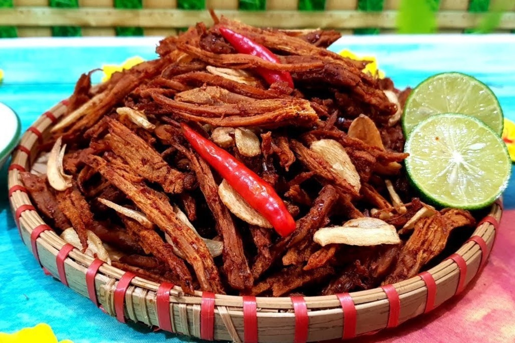 Loat mon an vat lai rai o nha ngay Tet hinh anh