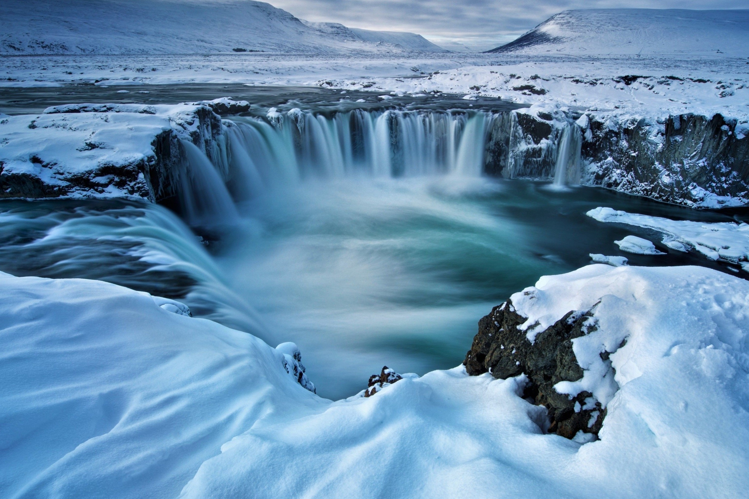 5 quoc gia don khach nuoc ngoai da tiem vaccine Covid-19 hinh anh