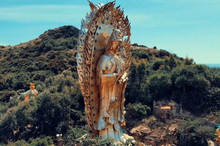 Tuong Phat doi o Quy Nhon hinh anh