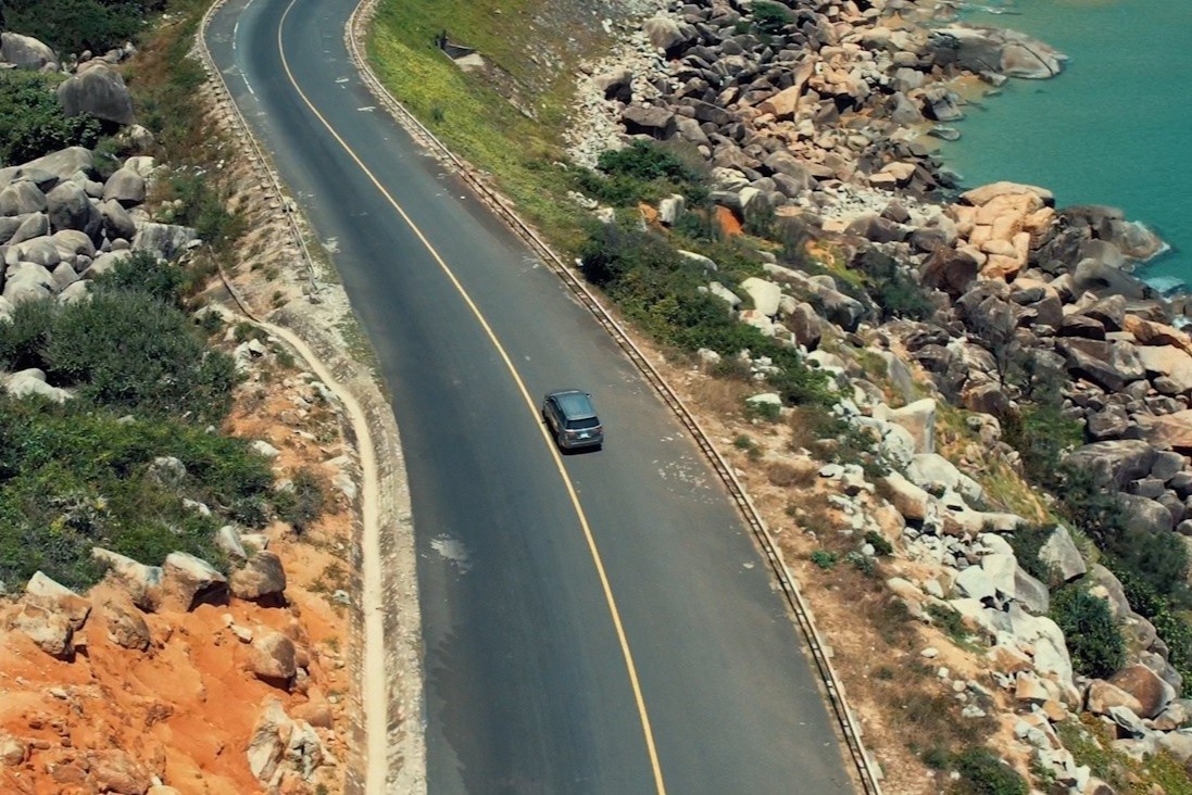 Con duong ven bien dan den cuc Dong o Phu Yen hinh anh