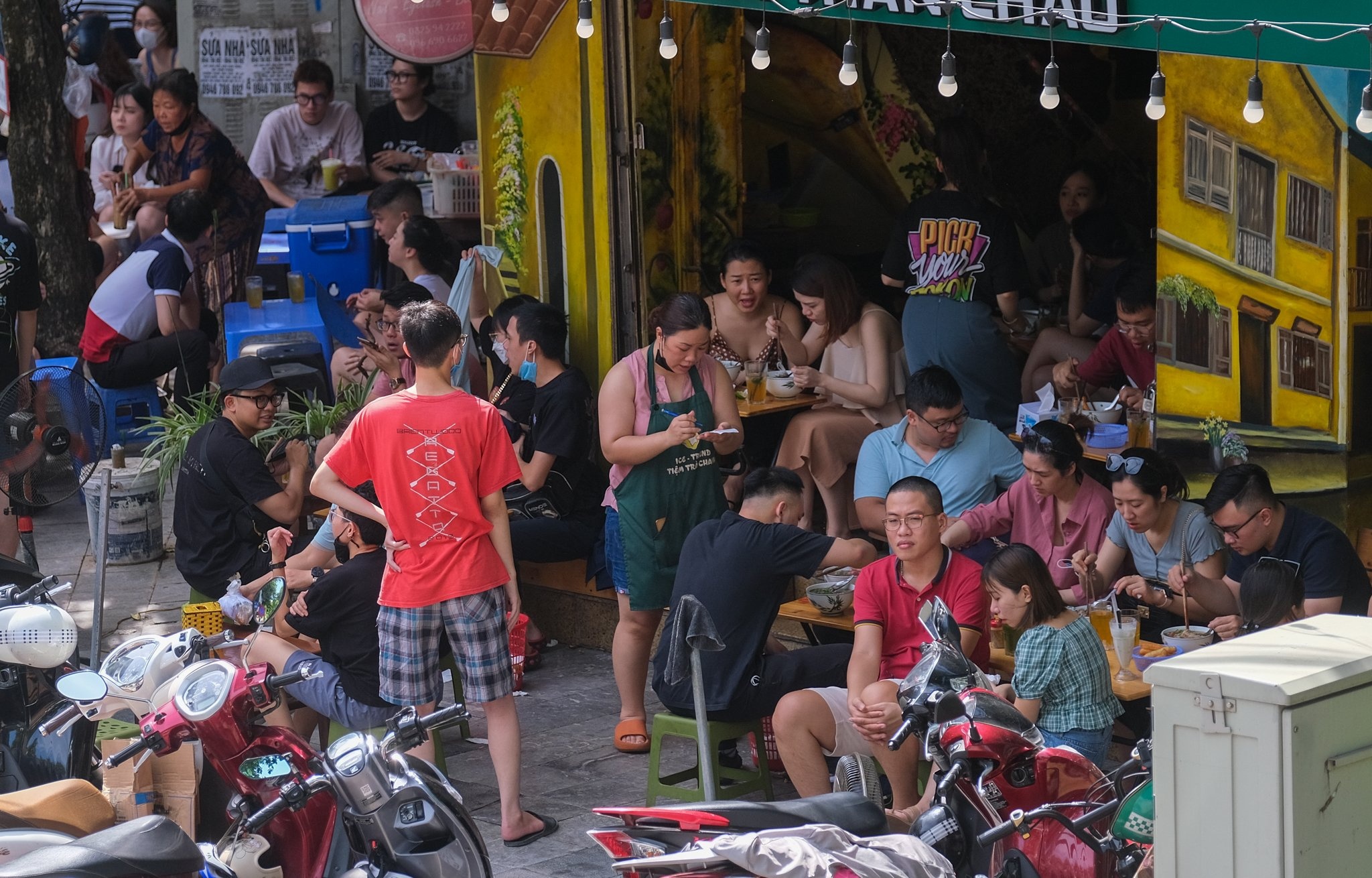 hang quan ha noi anh 2