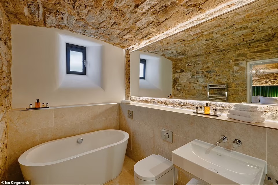 khach san nha tu anh 8