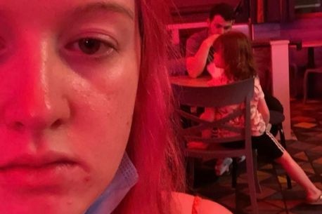 Me len mang than phien vi khong duoc ngoi cung con khi du lich hinh anh