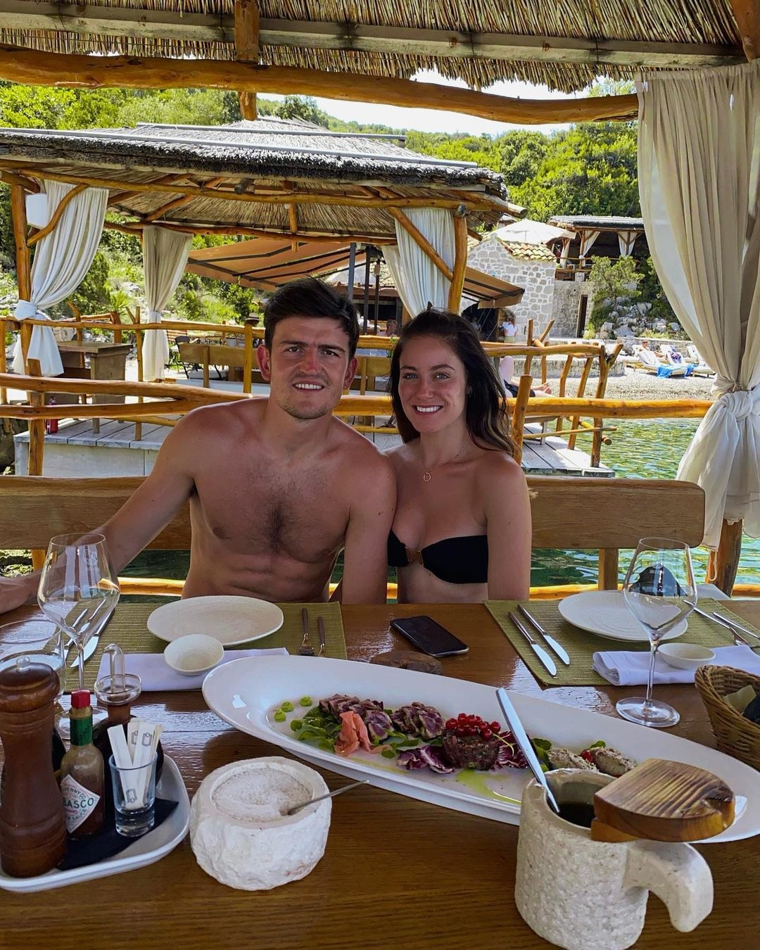 pogba di du lich anh 1