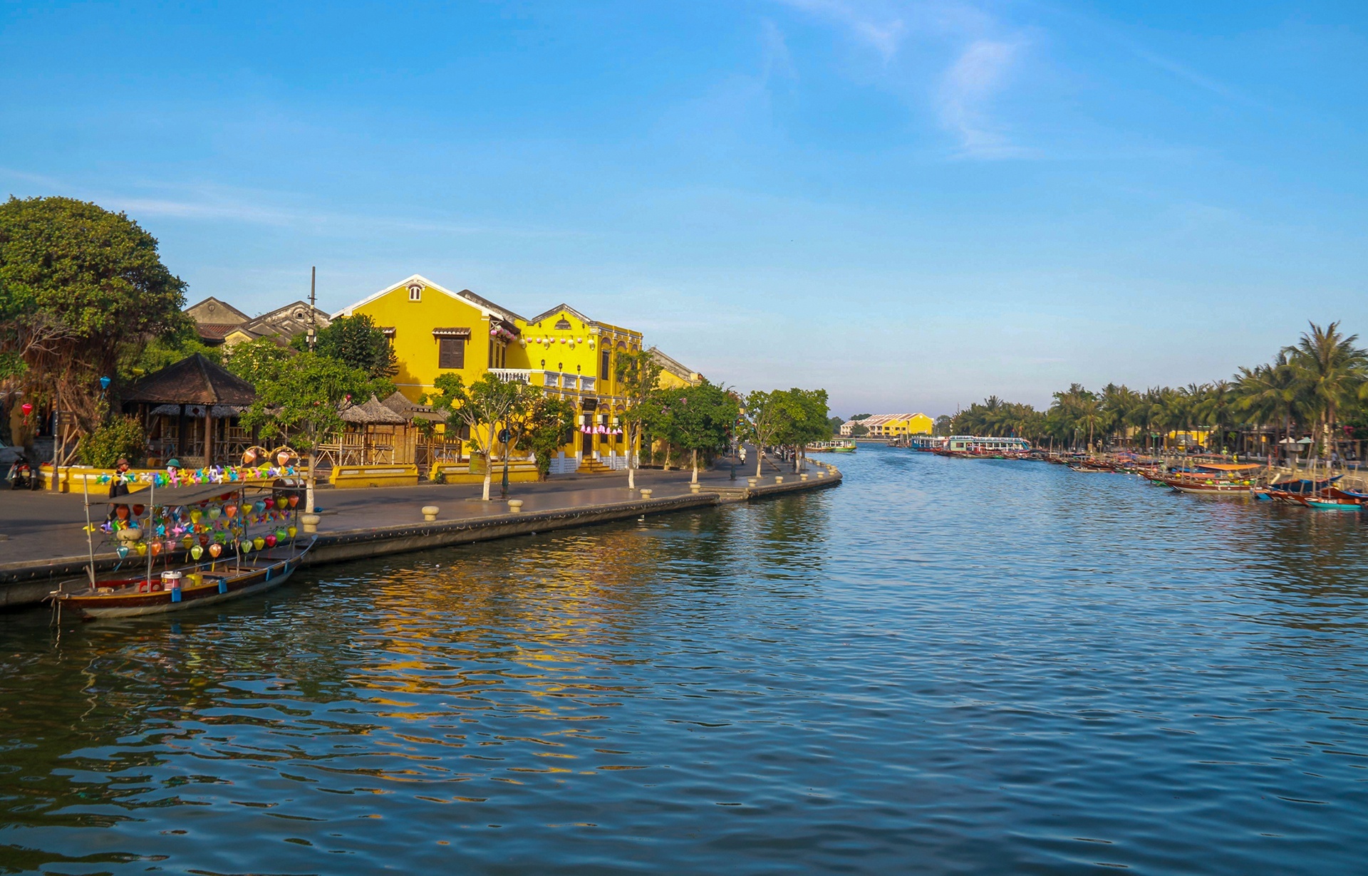 mo cua don khach quoc te anh 1