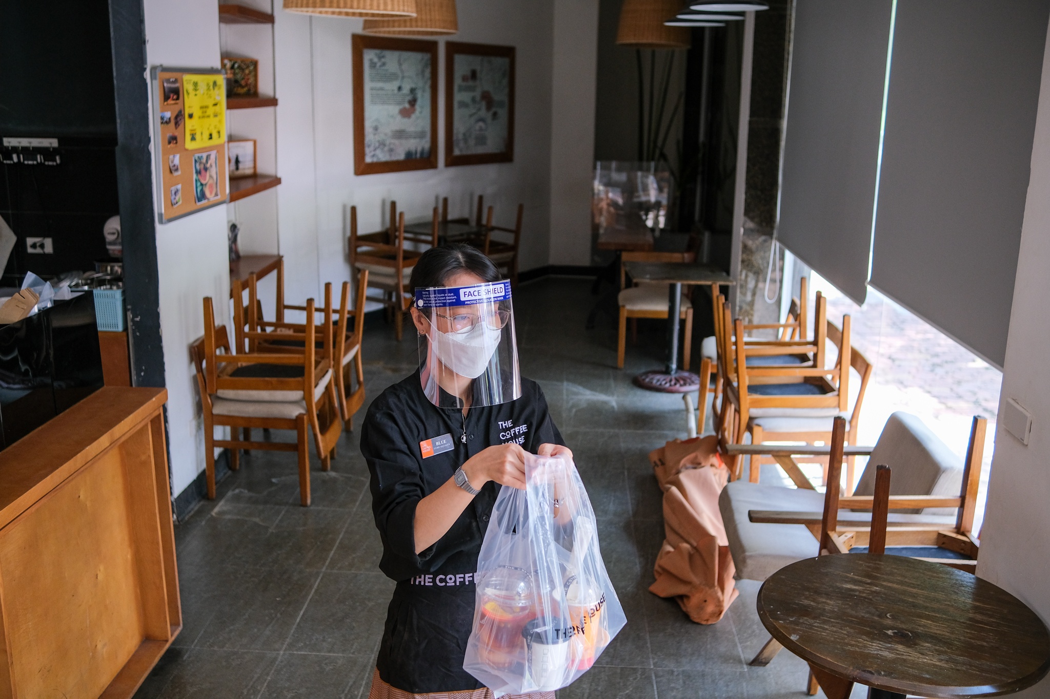 ha noi mo cua tro lai anh 3