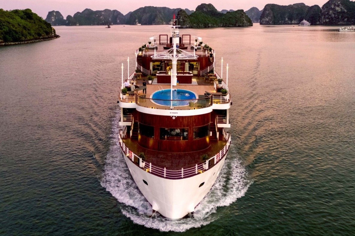 Doanh nghiep lu hanh cam cu, ky vong o the xanh hinh anh