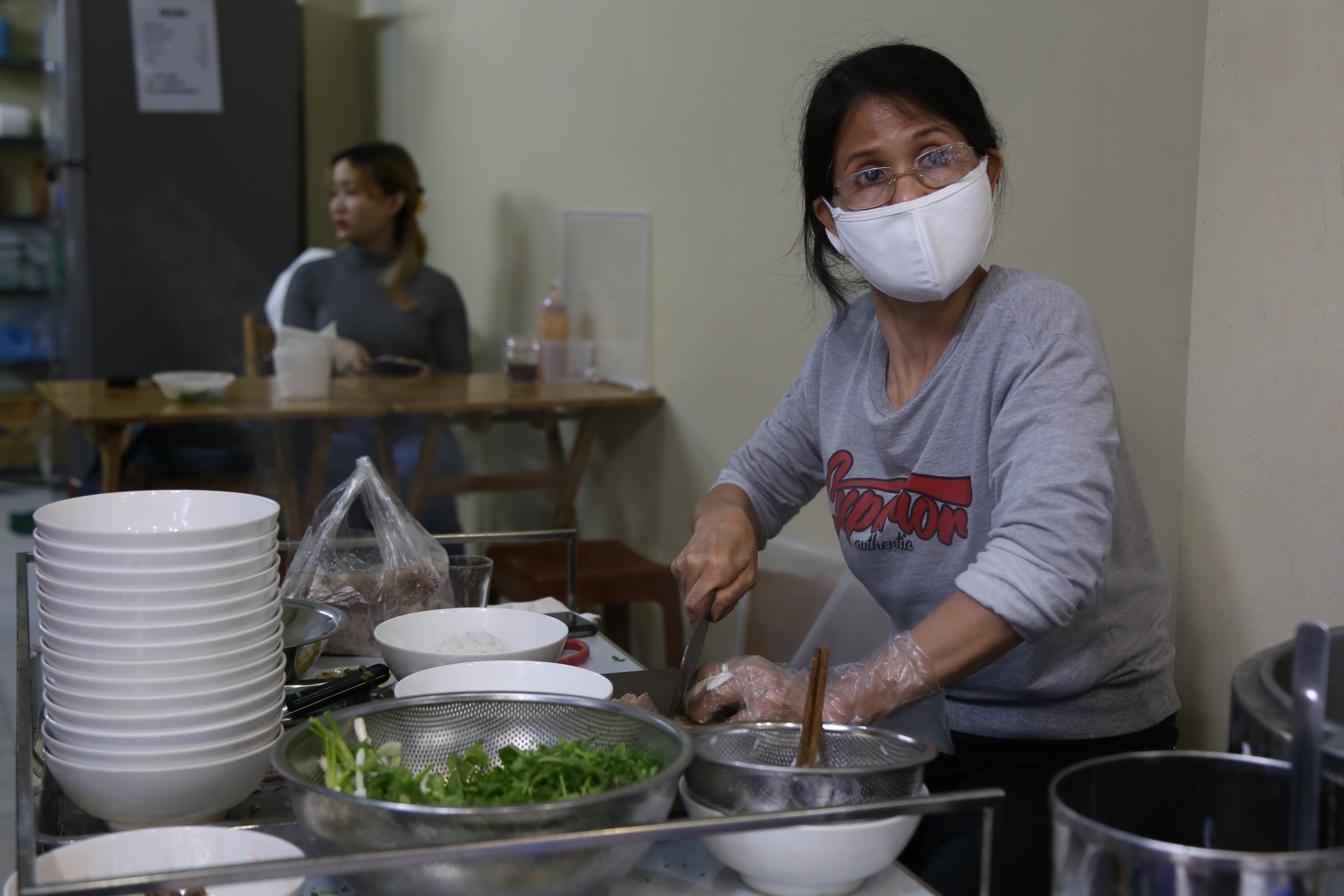 Bieu tuong pho ganh Hang Chieu da mat hinh anh