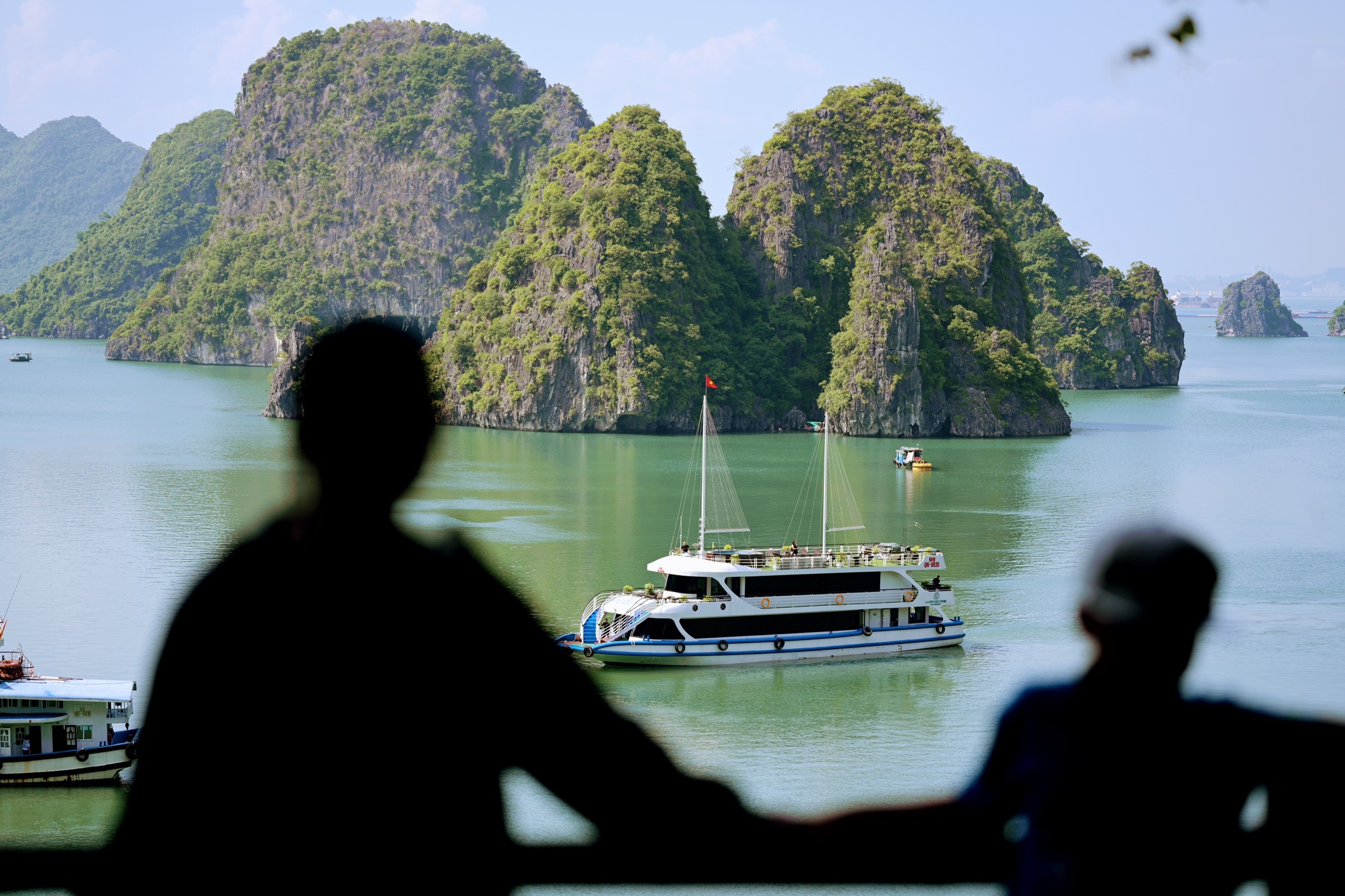 du thuyen 5 sao anh 2