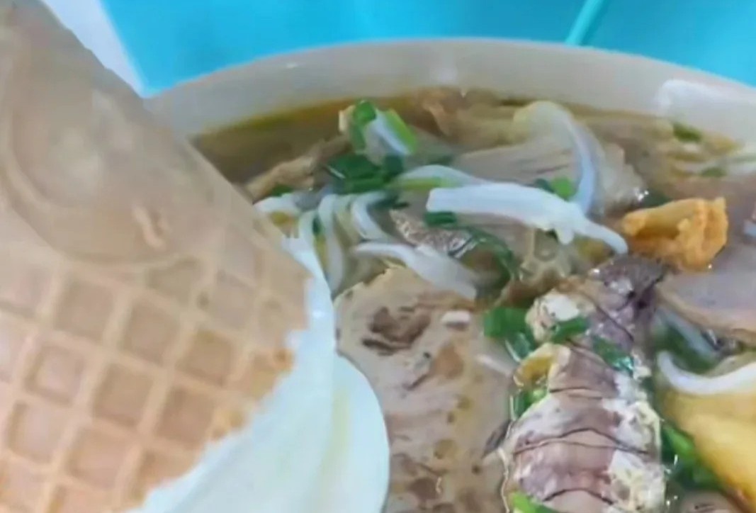 Trao luu an kem tron mi, bun cua gioi tre Viet hinh anh