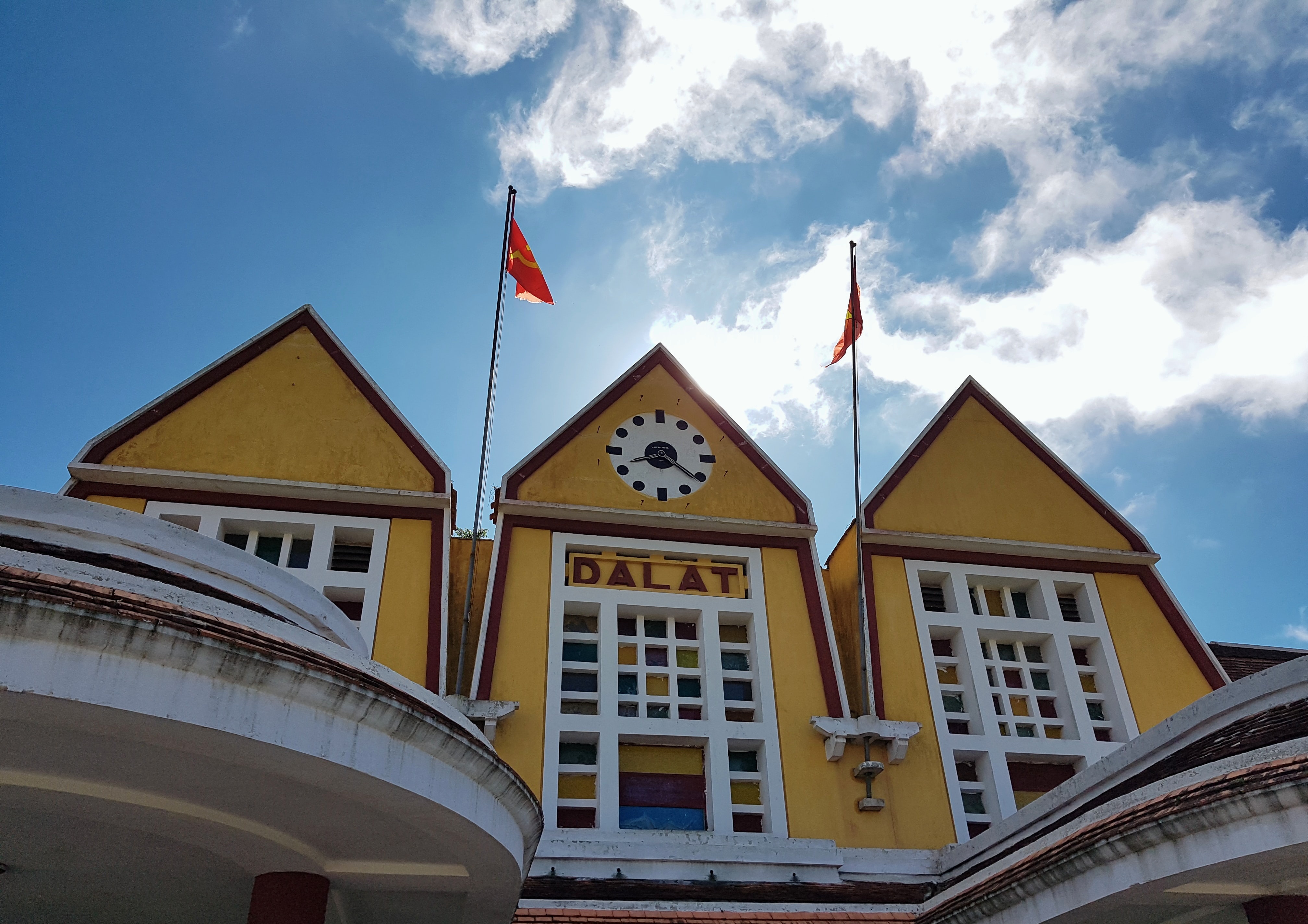 Lai them vu lua dao dat phong o Da Lat hinh anh