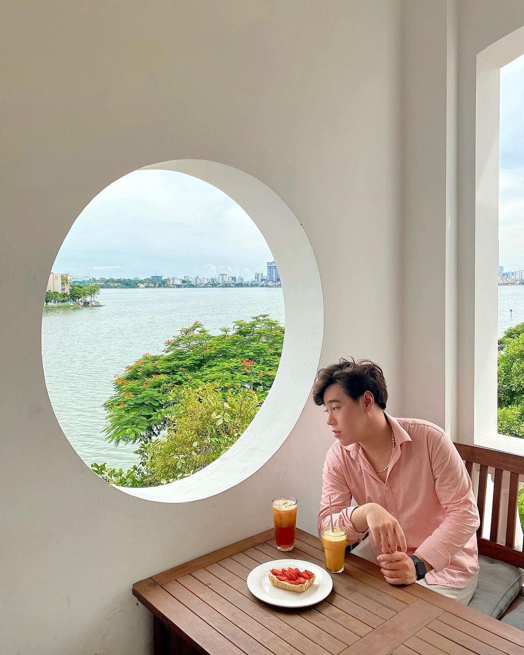 quan cafe mo xuyen tet anh 9